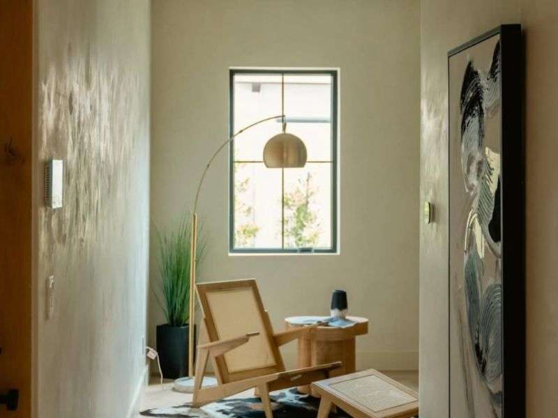 Venetian plaster wall finish in Lamundo custom color